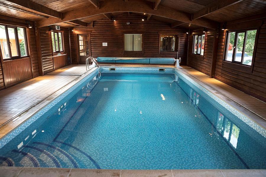 Ascot Hotel Tosside Екстериор снимка