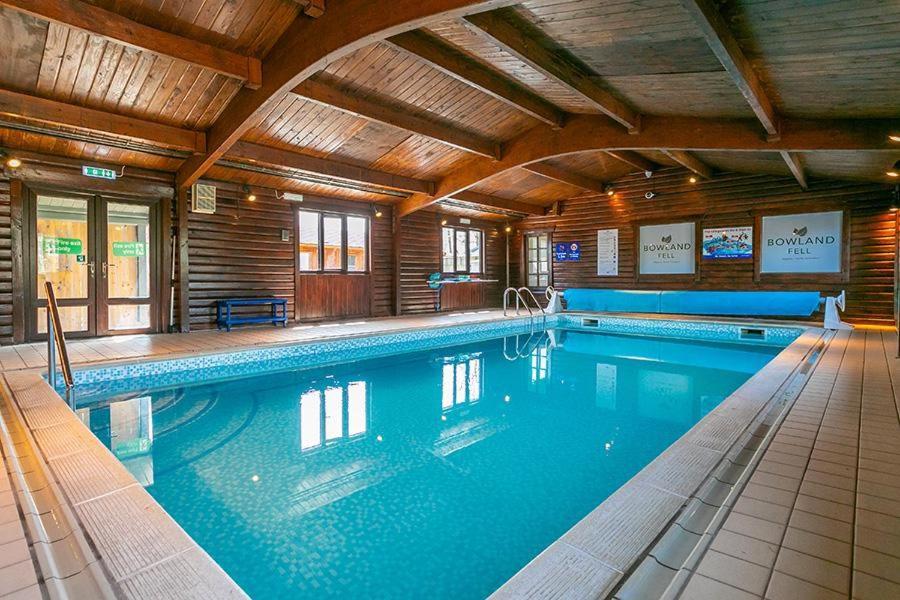 Ascot Hotel Tosside Екстериор снимка